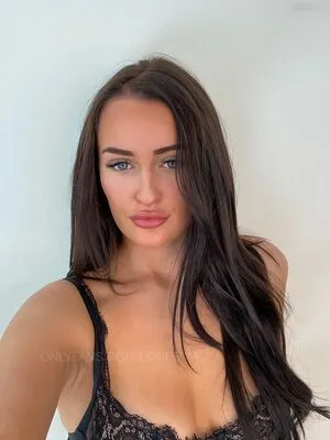 Lottie M Aka Charlottemx OnlyFans Leaked Free Thumbnail Picture - #NATTE7O9yB