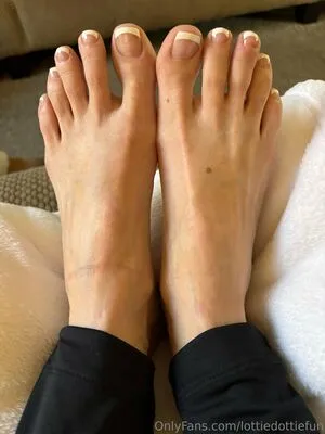 Lottiedottiefun OnlyFans Leaked Free Thumbnail Picture - #1SycE7dvdr