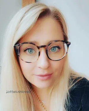 Lottielushloves OnlyFans Leaked Free Thumbnail Picture - #x7DTwDCNZ1