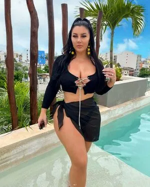 Louise Ella OnlyFans Leaked Free Thumbnail Picture - #RLj9O2vMEf