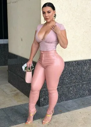 Louise Ella OnlyFans Leaked Free Thumbnail Picture - #YpKTF1t4RI