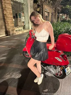 Louise Lalisa OnlyFans Leaked Free Thumbnail Picture - #d86TV8imgz