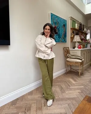 Louise Thompson OnlyFans Leaked Free Thumbnail Picture - #gfkOFofNSy