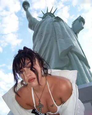 Lourdes Maria Ciccone Leon OnlyFans Leaked Free Thumbnail Picture - #IDDjWRQMRL