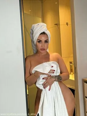 Love Is Alina OnlyFans Leaked Free Thumbnail Picture - #Xt47I8UCKp