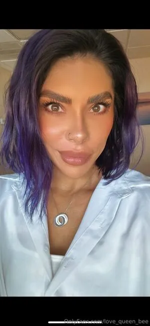 Love Queen Bee OnlyFans Leaked Free Thumbnail Picture - #4xCQsPikY5