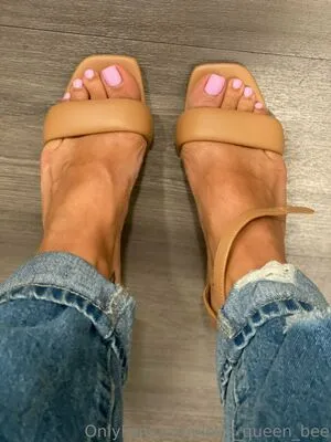 Love Queen Bee OnlyFans Leaked Free Thumbnail Picture - #SY9a4dFlmz