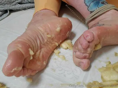 Lovefiercelyfeet OnlyFans Leaked Free Thumbnail Picture - #TYeuy4qg3C