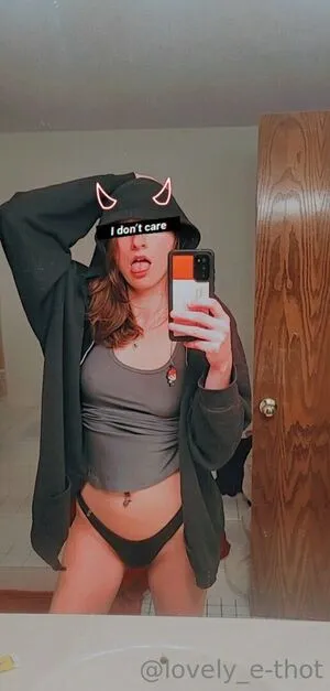 Lovel E Thot OnlyFans Leaked Free Thumbnail Picture - #ievKvO9XZO