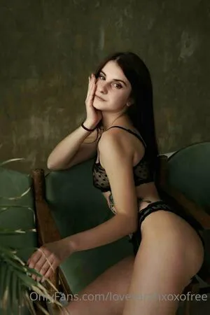 Lovesarahxoxofree OnlyFans Leaked Free Thumbnail Picture - #1FAPnzG6Iq