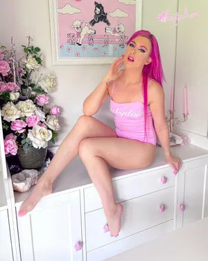 Lovesarahxoxofree OnlyFans Leaked Free Thumbnail Picture - #Q5Em4xGybo