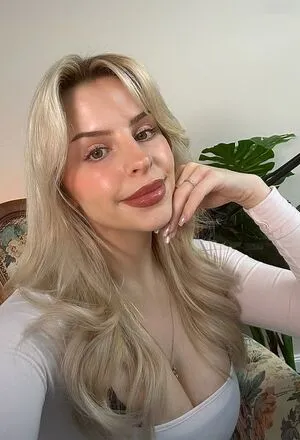 Lucia Leona OnlyFans Leaked Free Thumbnail Picture - #FjopyO6Lid