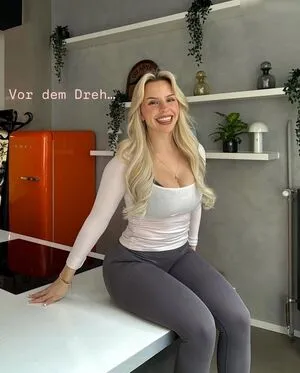 Lucia Leona OnlyFans Leaked Free Thumbnail Picture - #KnEznBm9xK