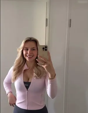 Lucia Leona OnlyFans Leaked Free Thumbnail Picture - #MDYilOehS9