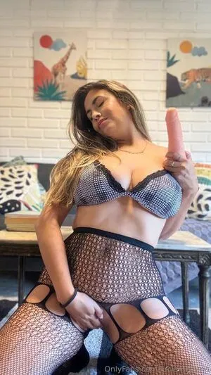 Luciemomma OnlyFans Leaked Free Thumbnail Picture - #XoRazxmA3O