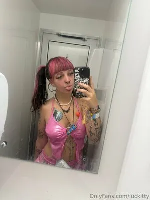 Luckitty OnlyFans Leaked Free Thumbnail Picture - #iONVaWPrez