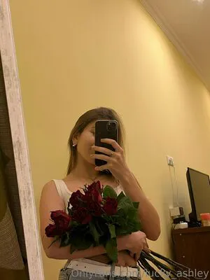 Lucky Ashley OnlyFans Leaked Free Thumbnail Picture - #5KIklEtnP2