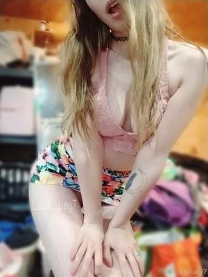 Luckylucyfree OnlyFans Leaked Free Thumbnail Picture - #d3Hvak6yZW