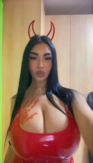 Lucrexiia OnlyFans Leaked Free Thumbnail Picture - #iWblWds8Pg