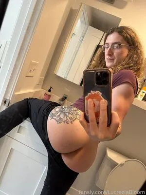 Lucreziabloom OnlyFans Leaked Free Thumbnail Picture - #s12FQMd2BE