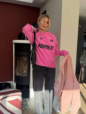 Lucy Fallon OnlyFans Leaked Free Thumbnail Picture - #RaDyNwziBC