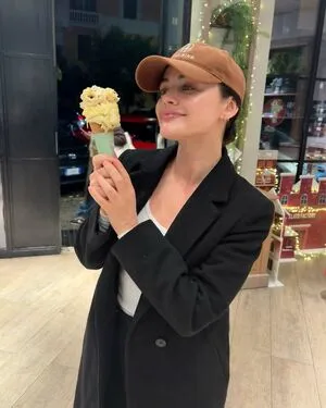 Lucy Hale OnlyFans Leaked Free Thumbnail Picture - #6vX36AqLgq