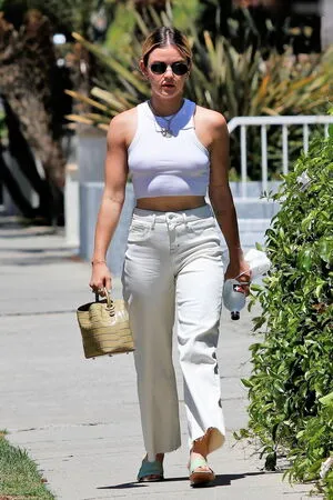 Lucy Hale OnlyFans Leaked Free Thumbnail Picture - #UWz9GTm2OW