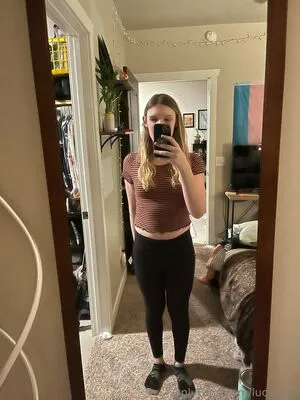 Lucyaura OnlyFans Leaked Free Thumbnail Picture - #HME8ZwHevD