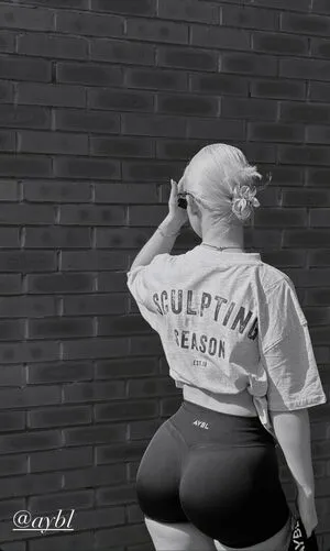 Lucycombe OnlyFans Leaked Free Thumbnail Picture - #WGfazbGicI