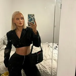 Lucycombe OnlyFans Leaked Free Thumbnail Picture - #lhprSh29ml