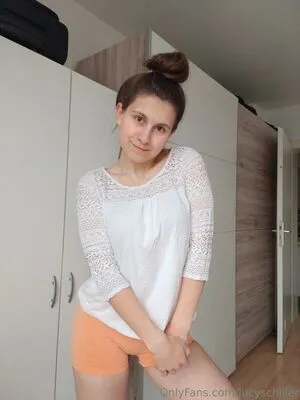 Lucyschiller OnlyFans Leaked Free Thumbnail Picture - #RC7EhnnAox