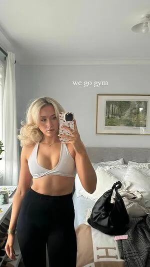 Lucyveia OnlyFans Leaked Free Thumbnail Picture - #M3ZhonRiZB