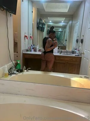 Luhthiccbaddiebae OnlyFans Leaked Free Thumbnail Picture - #8OOOR8knmN
