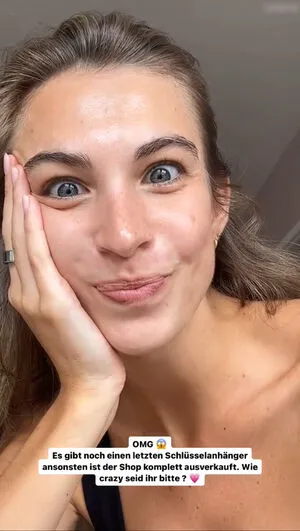 Luisasmiling OnlyFans Leaked Free Thumbnail Picture - #6mKA57eiuk