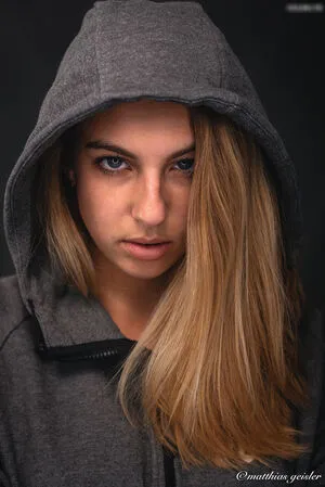 Luisasmiling OnlyFans Leaked Free Thumbnail Picture - #K8E4J9UshG