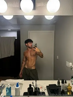 Luiscapecchi OnlyFans Leaked Free Thumbnail Picture - #7AeNvTCL8x