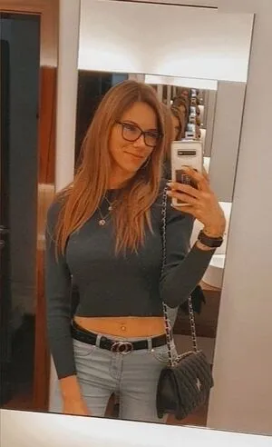 Luise R OnlyFans Leaked Free Thumbnail Picture - #S1sQifJ4kf