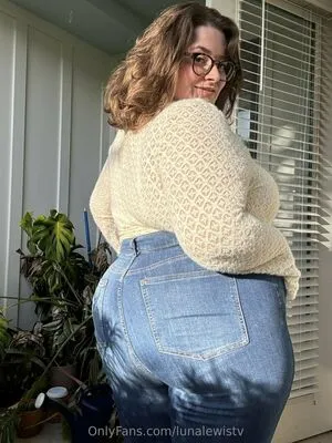 Lunalewistv OnlyFans Leaked Free Thumbnail Picture - #PDJ5kUa6Oe