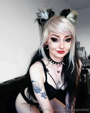 Lunavampirefree OnlyFans Leaked Free Thumbnail Picture - #C0yJW2pjwo