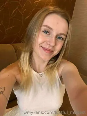 Lustful Modest OnlyFans Leaked Free Thumbnail Picture - #5UDYFUAXmd