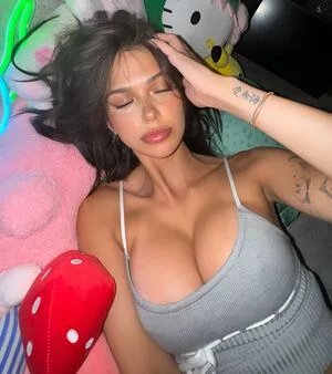 Luvstruck OnlyFans Leaked Free Thumbnail Picture - #pY5Y9SsQIG