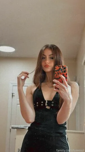 Luweazl OnlyFans Leaked Free Thumbnail Picture - #9wXvI4S9OZ