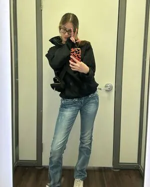 Luweazl OnlyFans Leaked Free Thumbnail Picture - #KBXVkaaAQW