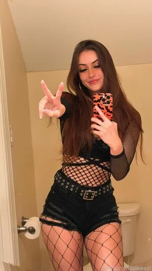 Luweazl OnlyFans Leaked Free Thumbnail Picture - #PUe6Hhk0Vt
