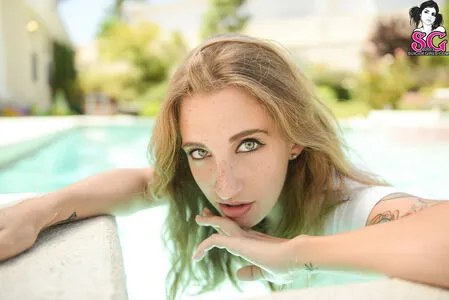 Luxlee OnlyFans Leaked Free Thumbnail Picture - #MVouBr2eUX