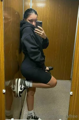 Luxury Lady OnlyFans Leaked Free Thumbnail Picture - #TyrSamMVQW