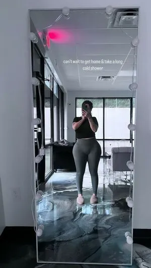 Luzcmun OnlyFans Leaked Free Thumbnail Picture - #MiOukSiNsy
