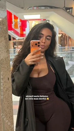 Lya Aylin OnlyFans Leaked Free Thumbnail Picture - #WMWKR5aCf4