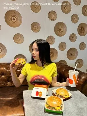 Lyna Com OnlyFans Leaked Free Thumbnail Picture - #49wYzBX9AK