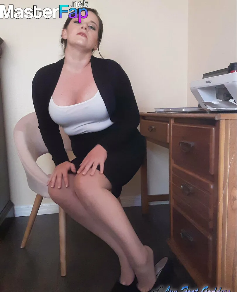 lynfootgoddess